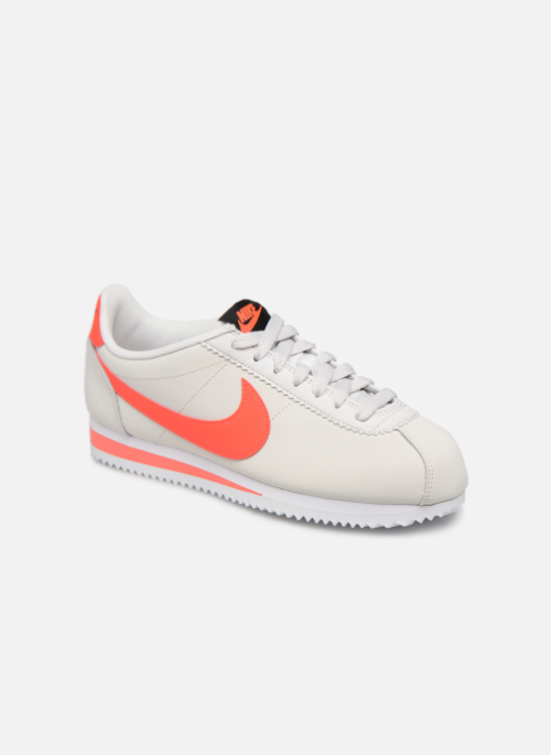 nike classic blanche