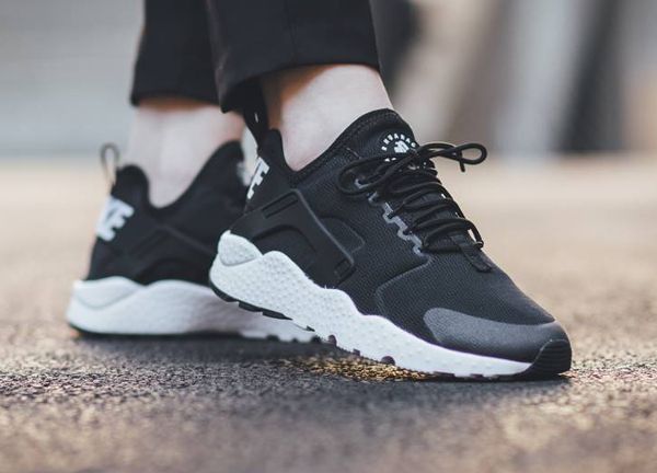 huarache ultra noir et blanc